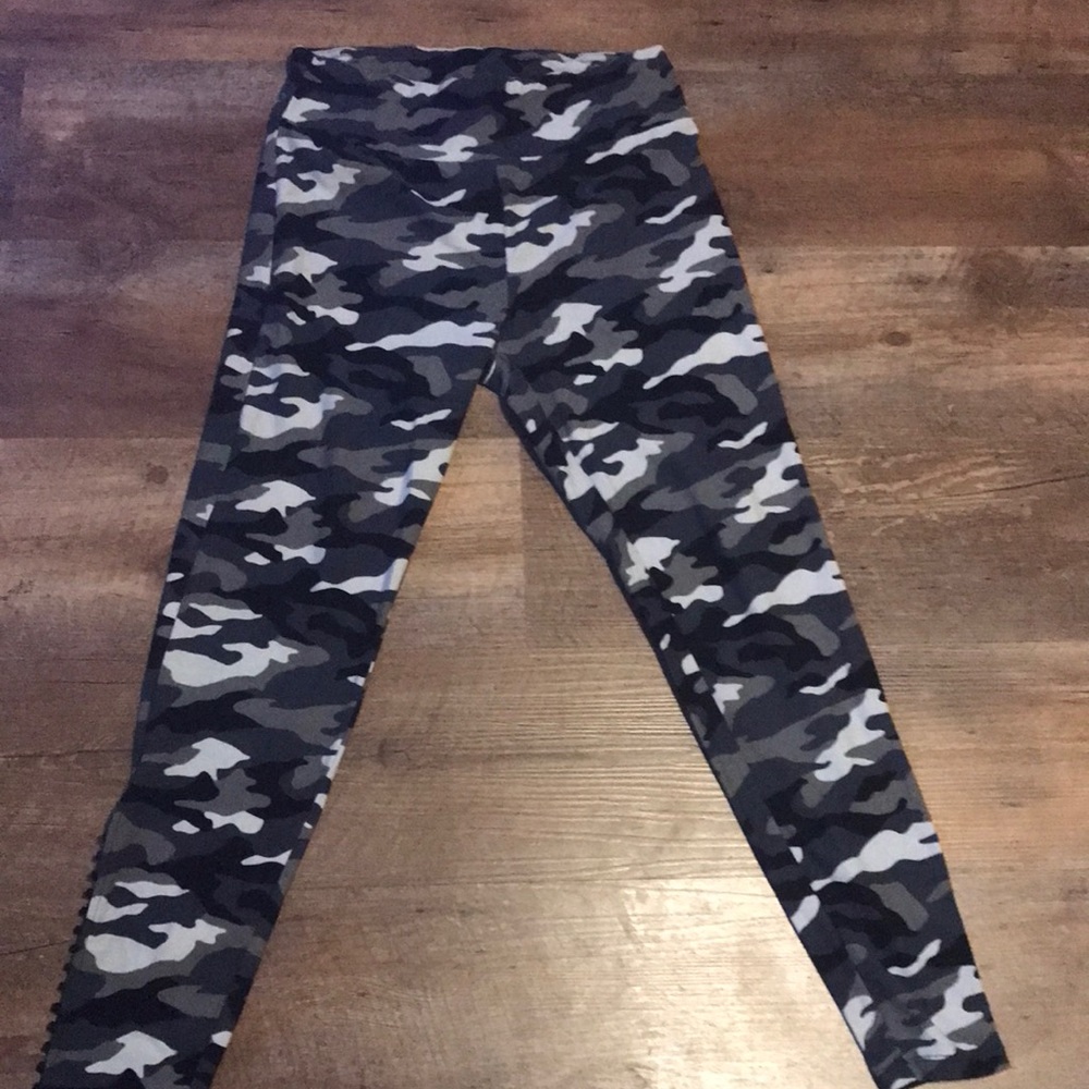 Camo leggings